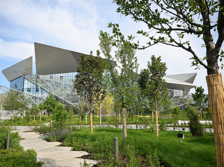 Парк у театра Камала признан лучшим в России: в чём его особенность