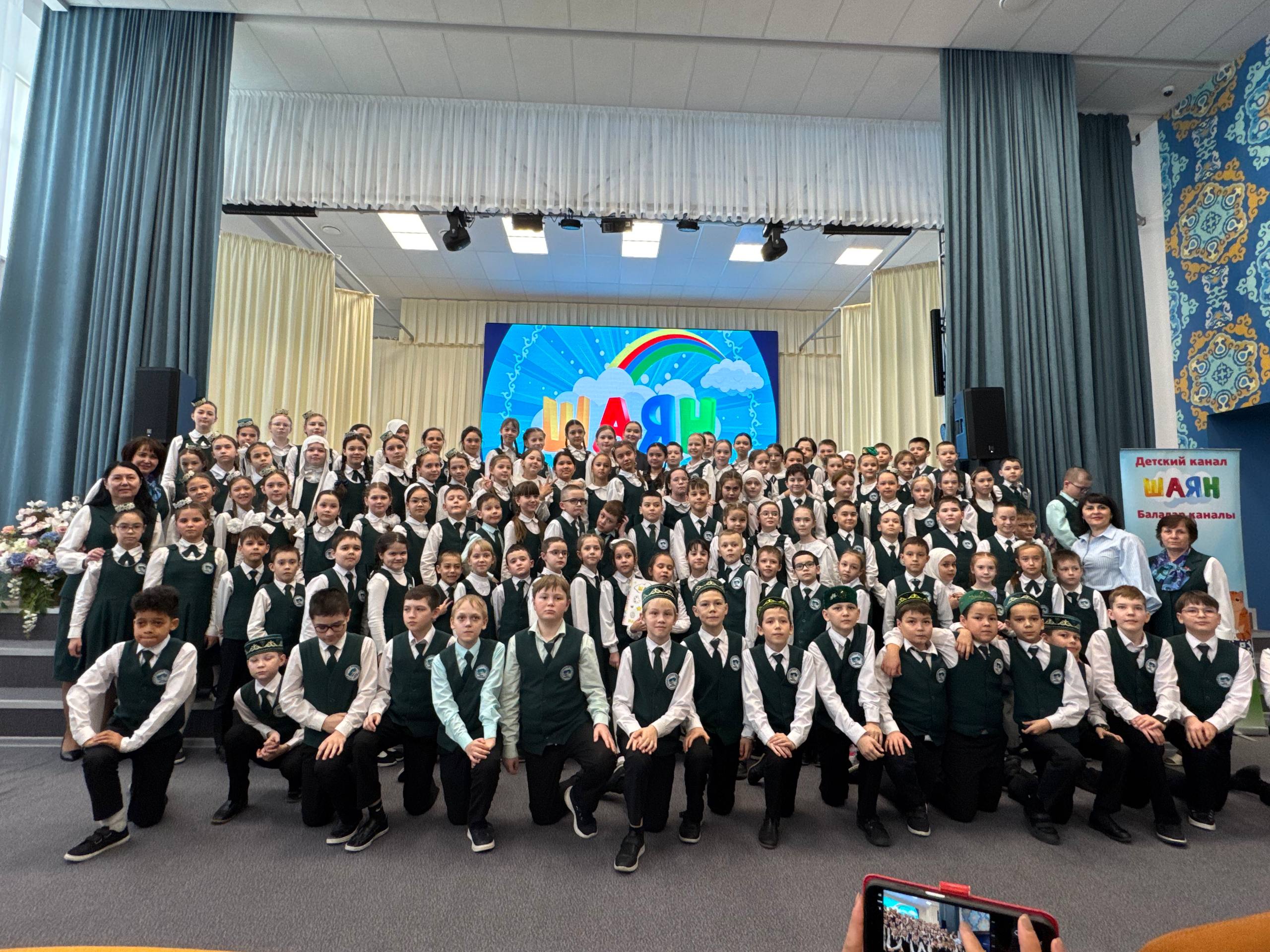 Новые проекты и живое общение: как прошла встреча «ШАЯН ТВ» с учениками в Нижнекамске